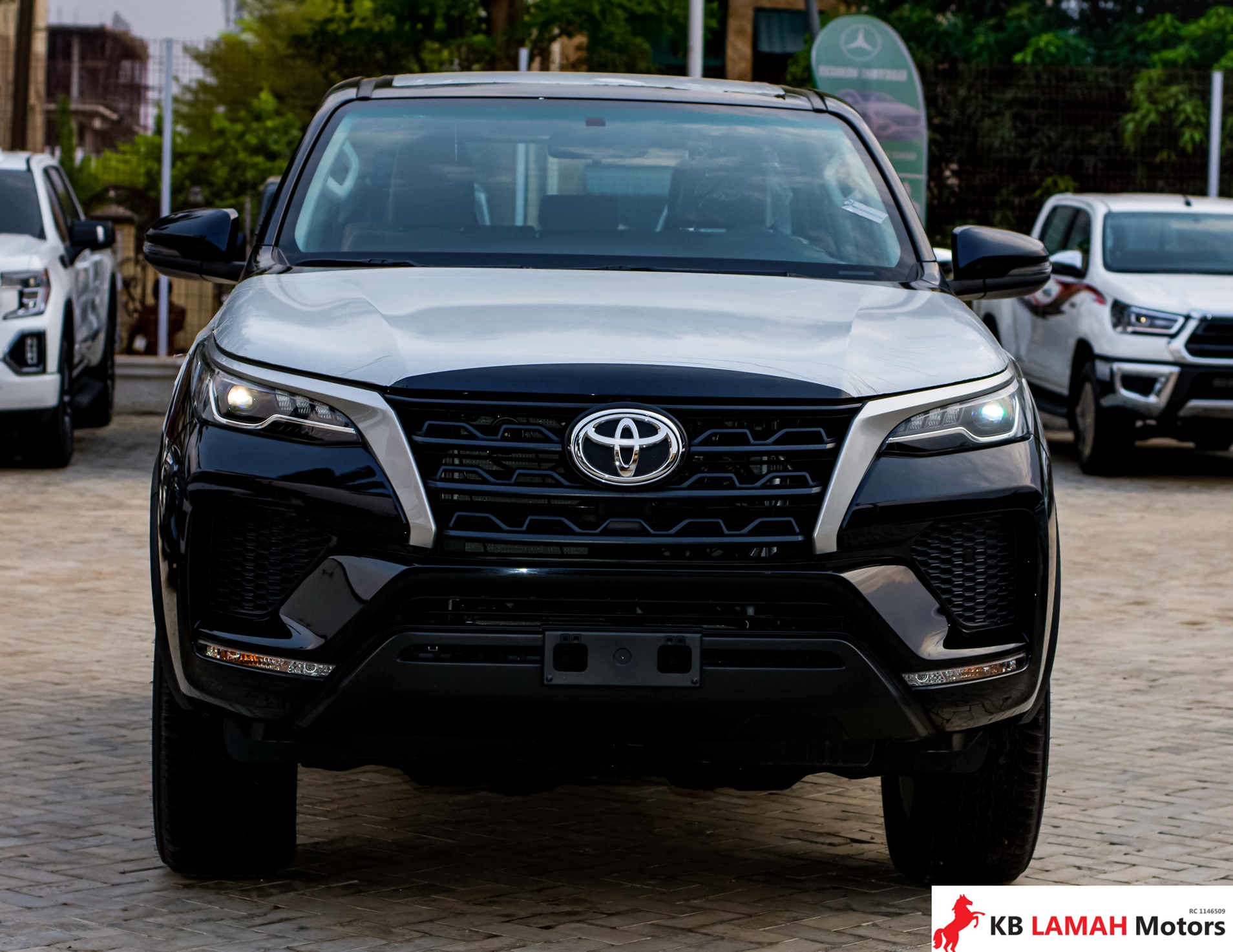 TOYOTA FORTUNER 2023